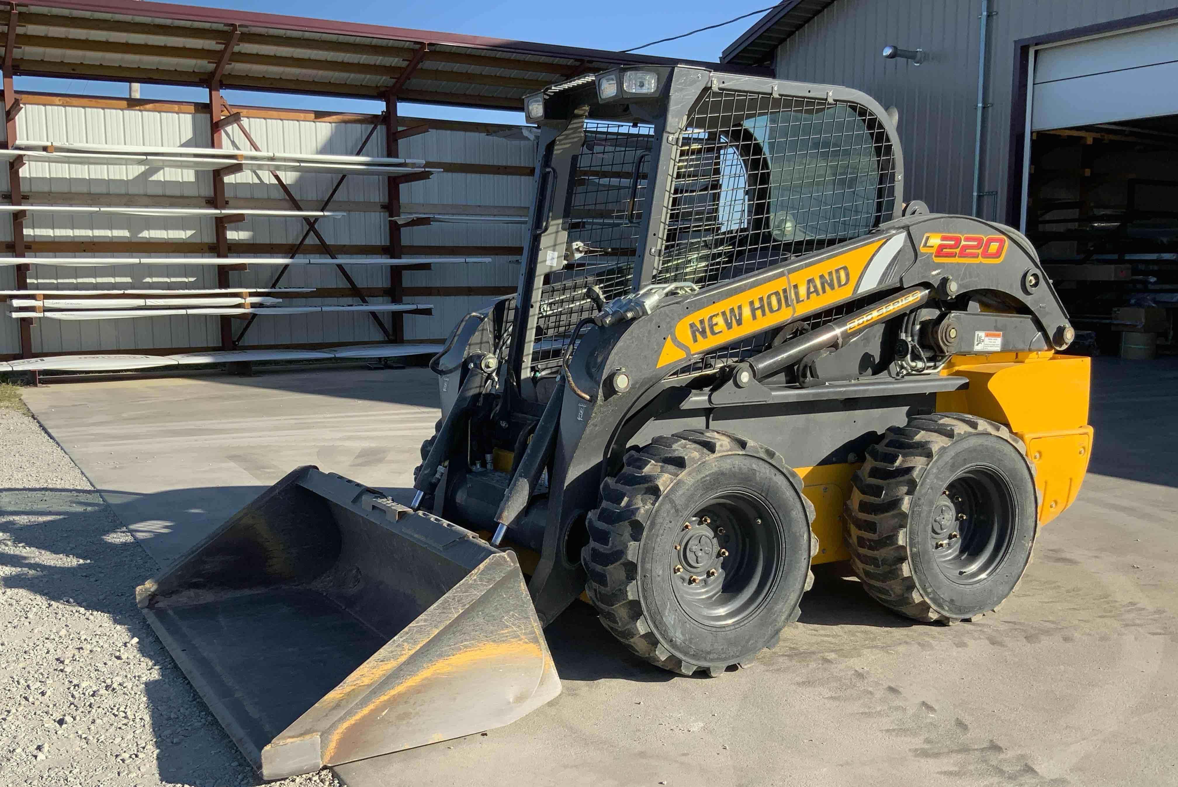 2019 New Holland L220